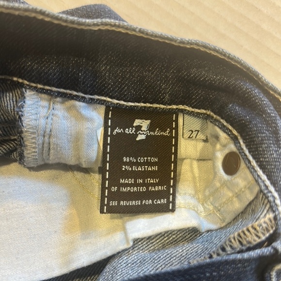 7FAM Classic Blue Denim straifht leg Jeans w multiple pockets and zipper front - Picture 11 of 11